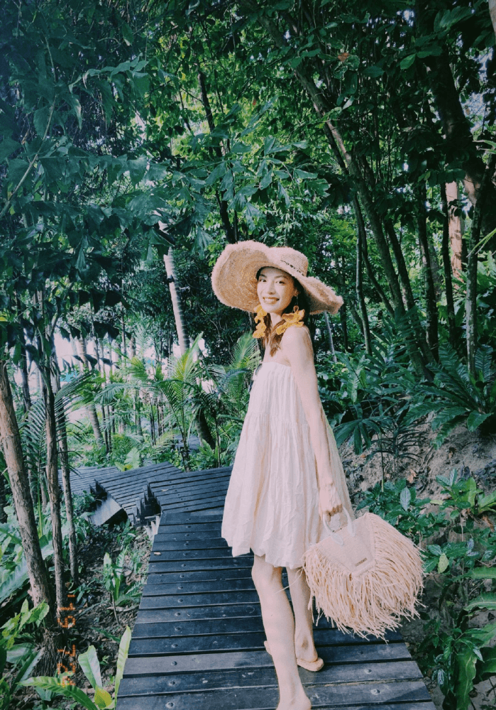 钟楚曦造型撞衫倪妮，高级脸冷艳大气，太美啦