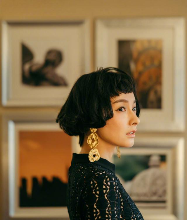 吴昕小姐姐用精致大气的首饰搭配，绽放出不一样的光彩