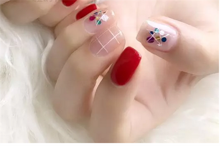 透明美甲的两款做法，最火的潮流指甲，好看又清爽