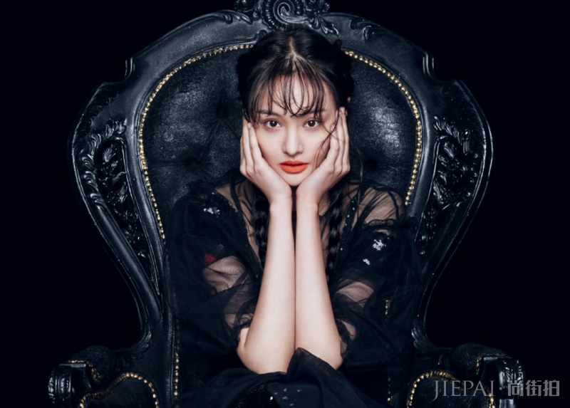 郑爽推掉工作是因为自卑?不敢和其他小花比人气,好在最后真香了