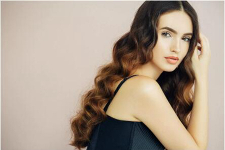 女性头发出油怎么办？日常洗头这几点需注意