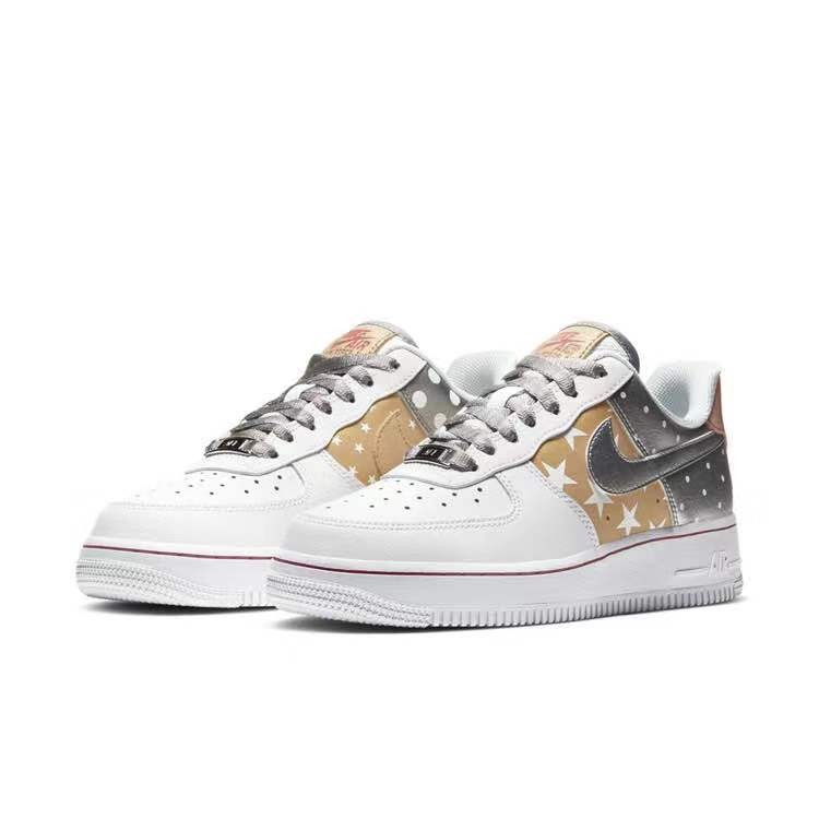 星星波点加身!这双 Air Force 1 太可爱啦!