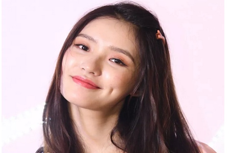粉色明星妆容青春亮眼，让林允宋祖儿展现水润好肌肤