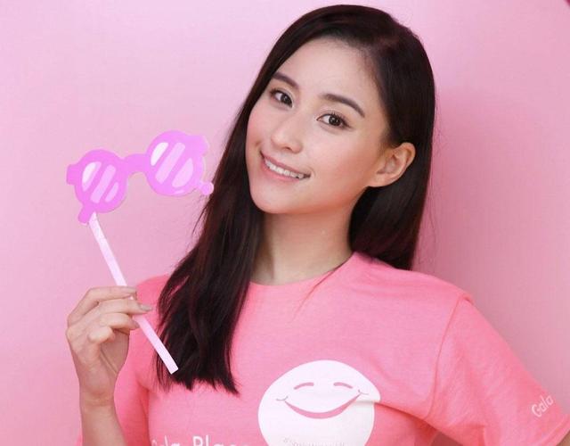 何超莲高调秀恩爱惹争议，窦骁险遭脱粉，只怪豪门千金太任性？