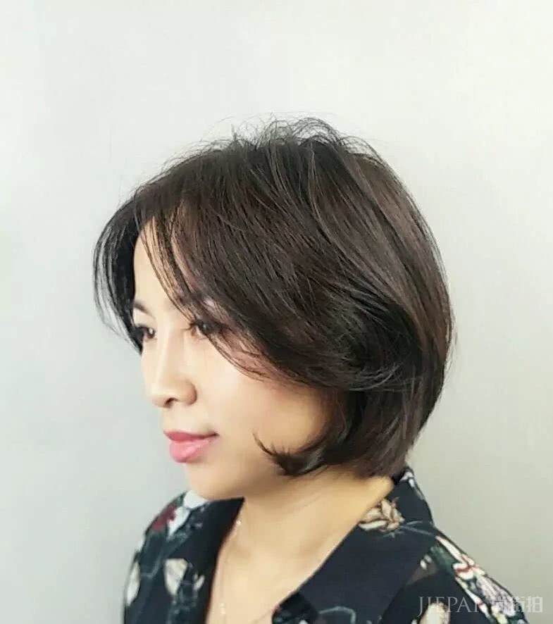 金秋流行“JJ烫”，百搭时尚不土气