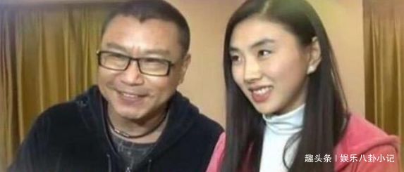 50岁歌手尹相杰近况,小20岁女友早已离去,今靠街头卖唱为生