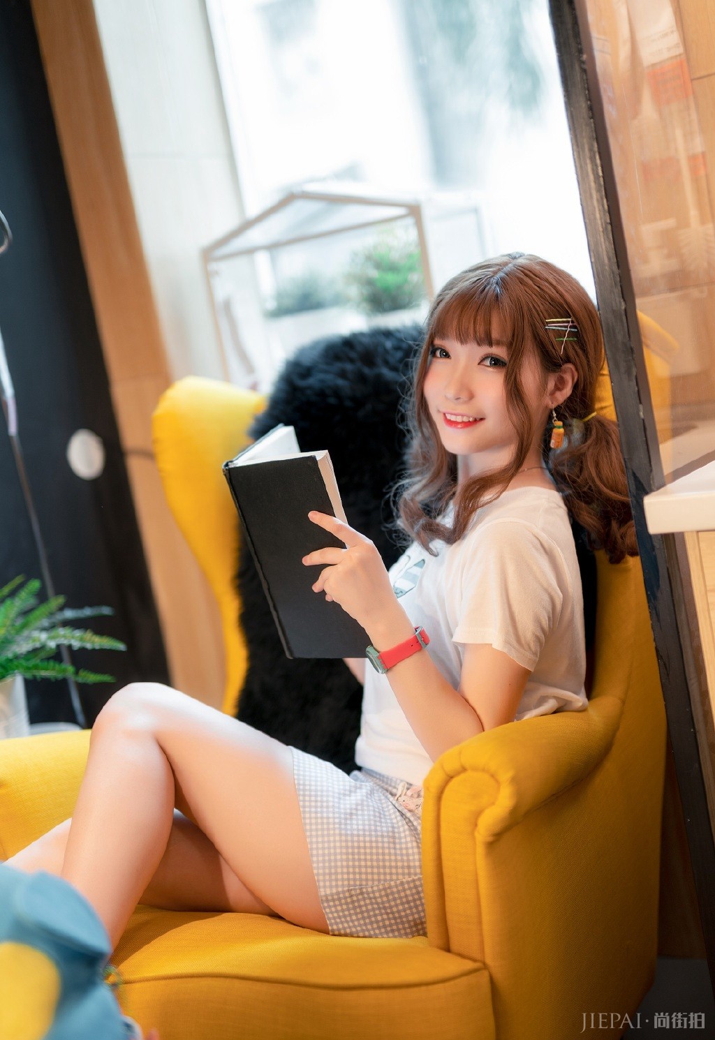 粉嫩养眼萝莉美女美腿写真图片