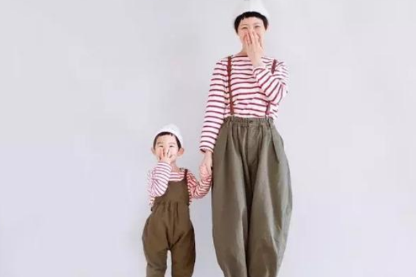 辣妈潮娃穿搭法则“大揭秘”，假期带娃出门美美的浪