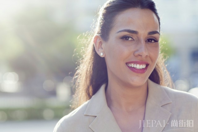 中长发怎么扎好看 两款简单的发型教给你