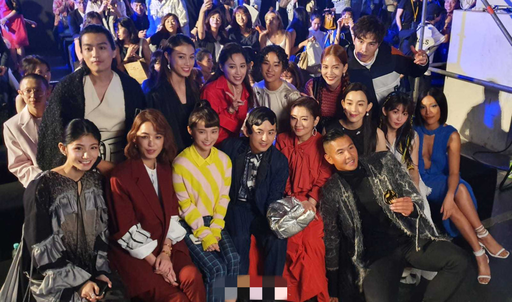 时装周范玮琪陈建州同穿黑衣秀恩爱,任家萱搭配红色纸袋裤出风头