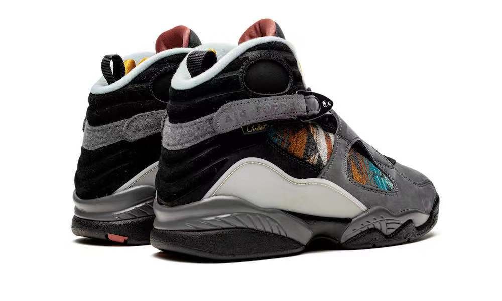 十分适合秋冬穿搭！Air Jordan 8 N7 实物曝光！