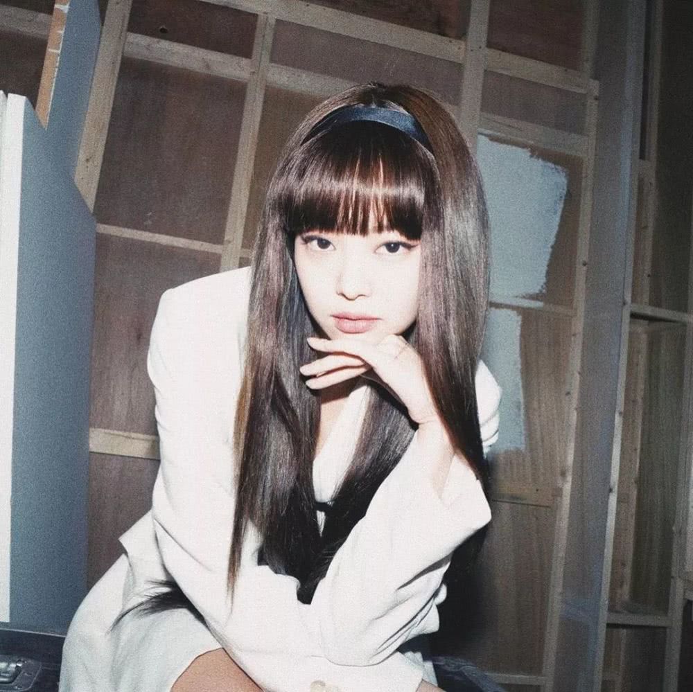 秋冬最火发型,要像LISA、杨超越这样色儿的才够美