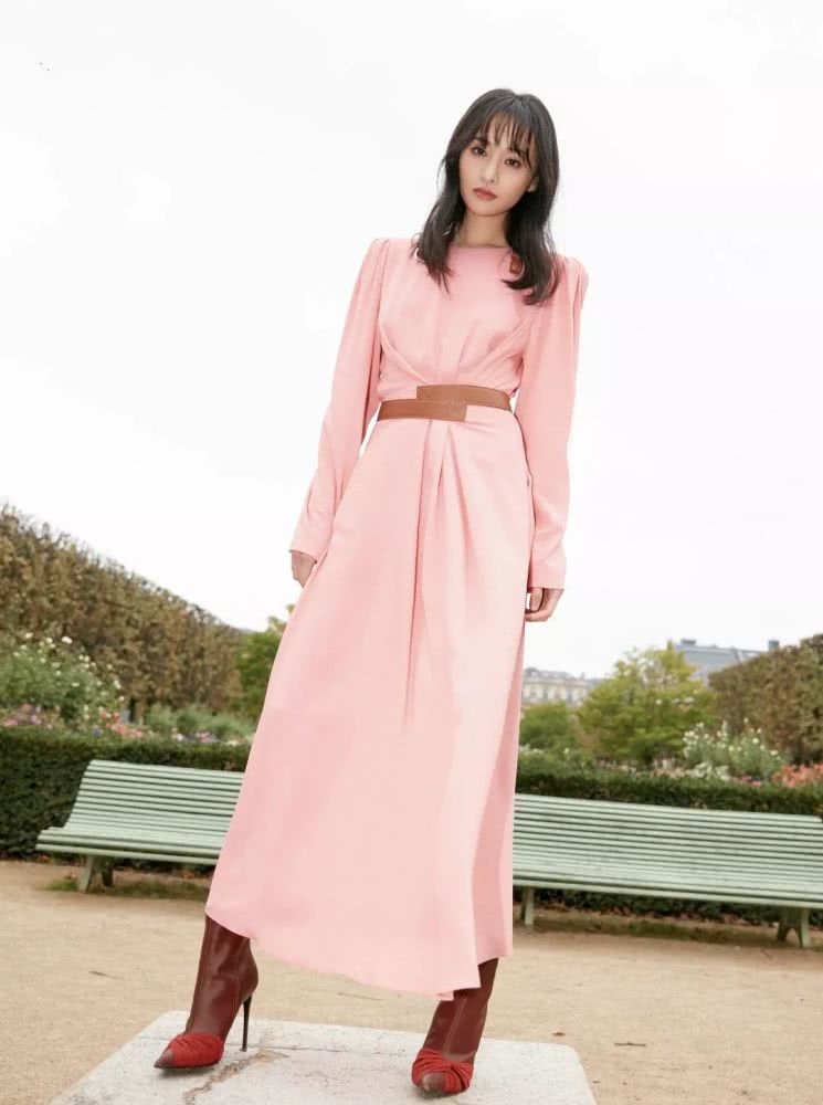 郑爽颜值变化有点大?江疏影的西装“借给”了这么多人