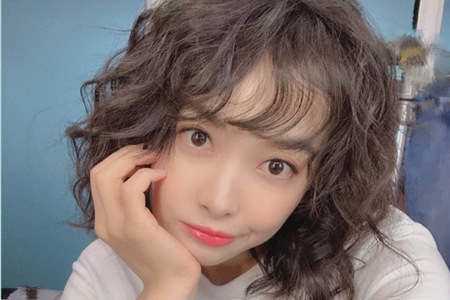 宋茜新剧海藻卷发型，盘点她最成功的时尚造型