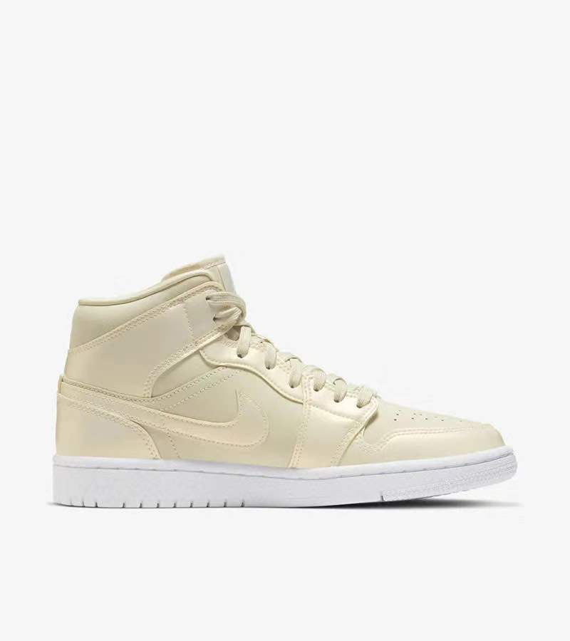 淡淡奶油黄!这款 Air Jordan 1 Mid Se 看起来太舒服啦!