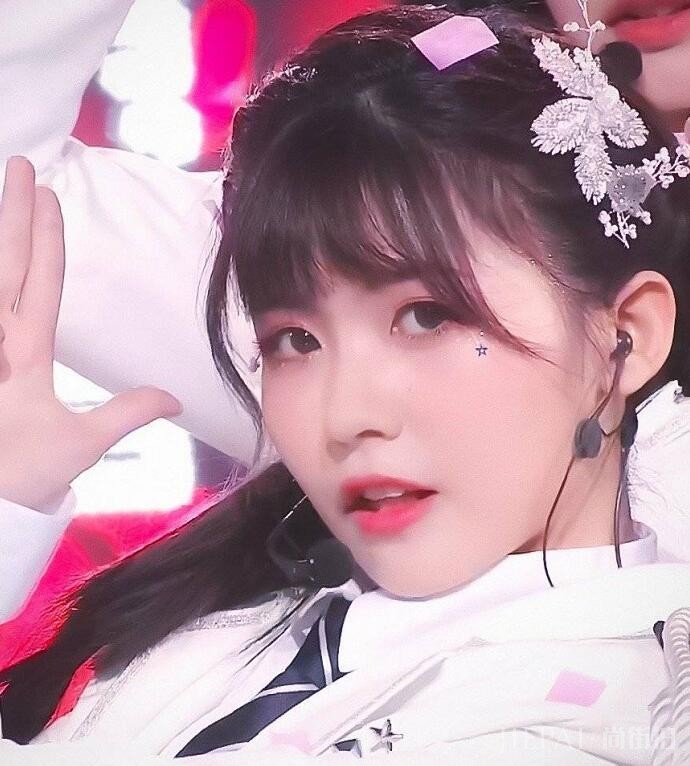 赖美云跳高是什么梗?赖美云的真实身高曝光,她居然是二次元少女