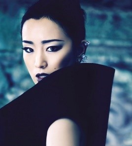 71岁老公把她宠上天!54岁巩俐甩开张艺谋阴霾,放飞自我变身小公主