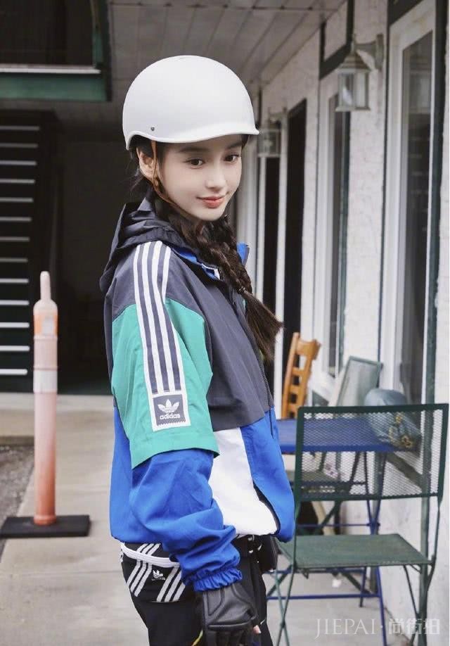 杨幂、ANGELABABY穿同一件外套,一个时髦一个甜美,好都美!