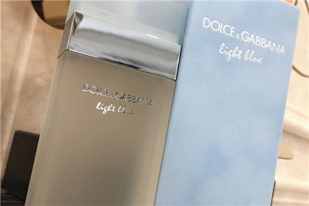 1552556684199154.jpg 女士香水风格各异,清爽惬意香薰迷人