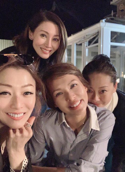 李嘉欣当年有多美?被称全港富太的“公敌”,今49岁韵味仍犹存