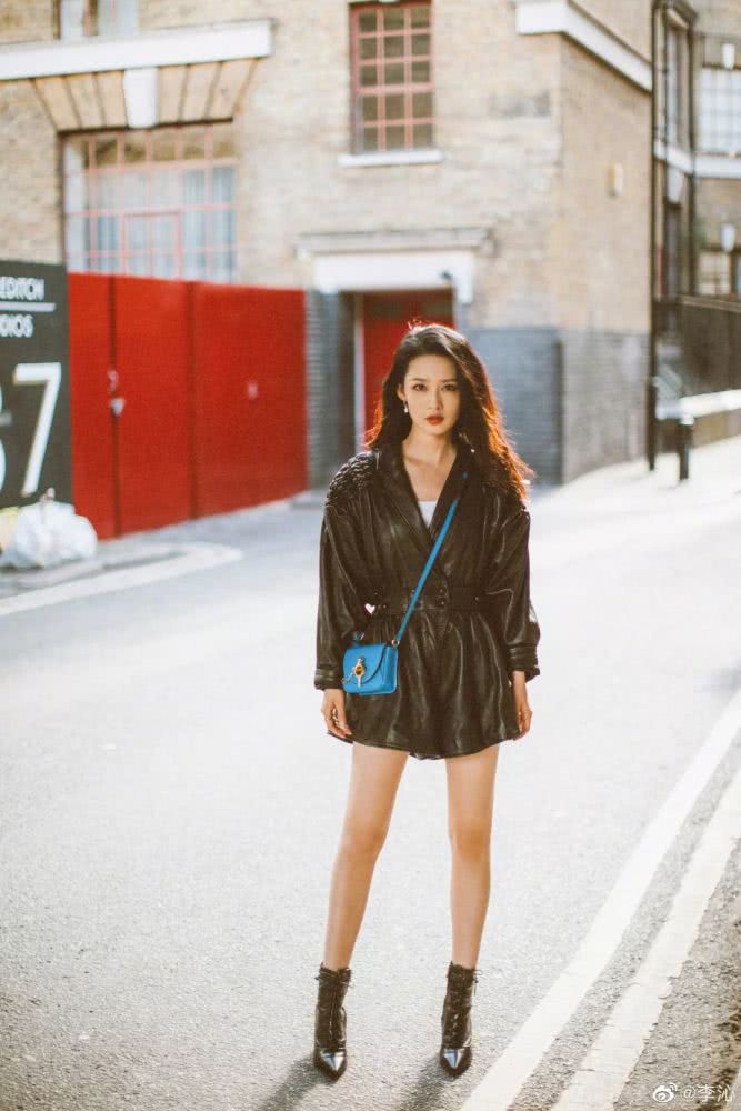 神反转,本以为张子枫是乖乖女,没想到还有另一副孔超A面孔