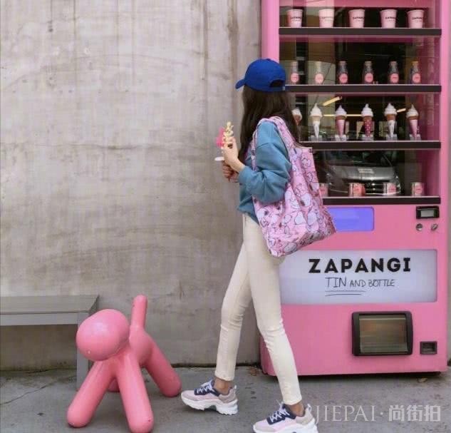 搭配裤子的几款上衣样式,不仅显得很淑女,而且省钱还实用