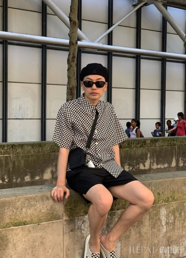 李东辉西装雅痞风格十足,这是理想男友的示范吧