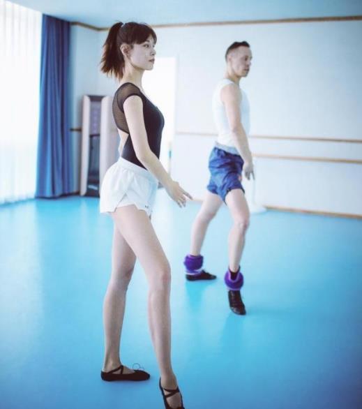 她是跆拳道冠军,因完美身材比例走红,为演艺事业带伤学习舞蹈