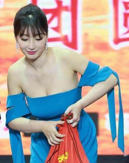 柳岩最近不火了到底怎么了?还是说性感路线江郎才尽了吗?