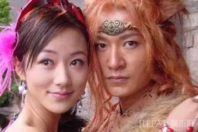 同样是演哮天犬，一人演成了影帝，但他却演成了18线配角 ！