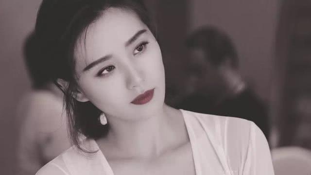 刘诗诗产后首现身,古风侧颜美极了,素颜女神不是吹的