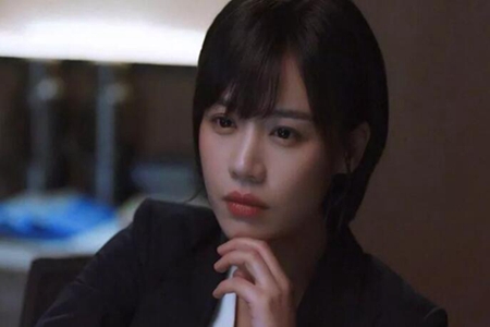 周冬雨马思纯不愧是姐妹花，心机短发展现时髦气质