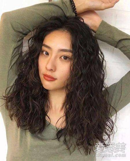 超乎想象的可爱:跟着泫雅学习秋冬潮流发型