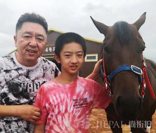 50岁于谦老婆曝光,原来是我们熟悉的她,难怪郭德纲总惦记嫂子