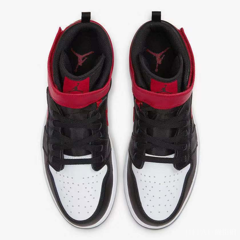 嫌 Air Jordan 1 穿鞋麻烦?那这款特别的 Air Jordan 1 试一下!