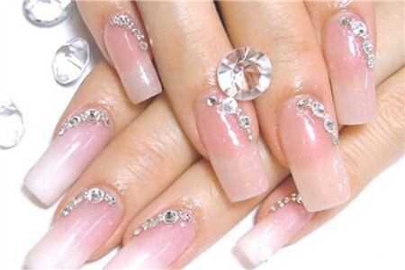 你的美甲镶钻为什么容易掉，教你如何黏贴牢固保持更久