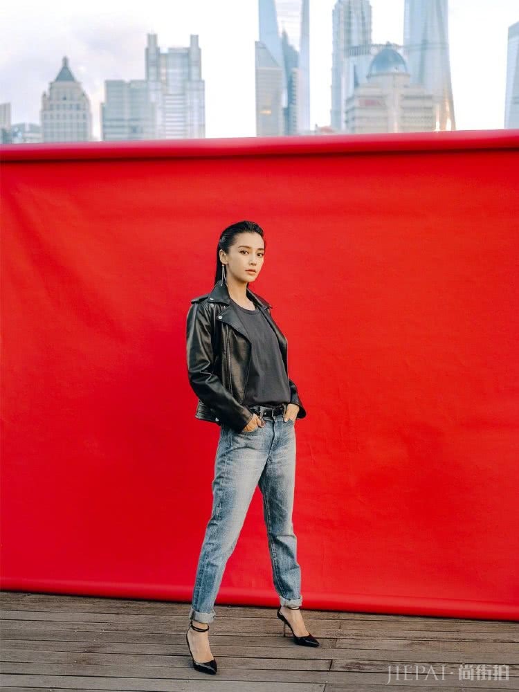 ANGELABABY颜值高还任性,挑战大背头造型意外穿成五五分?
