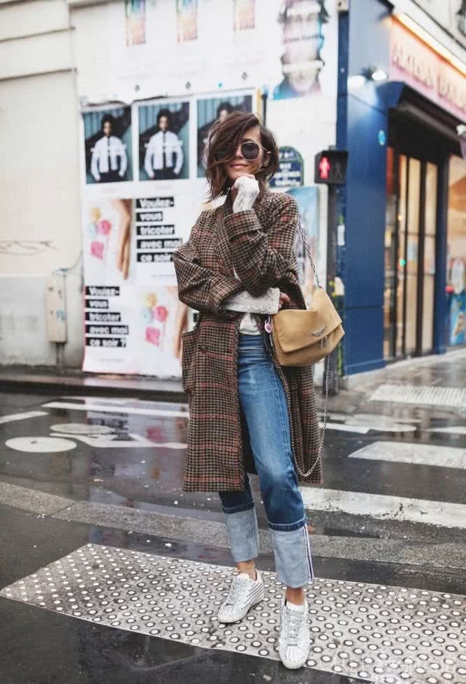 街拍示范:秋冬季穿大衣搭配这四双鞋子,舒适时尚又好看!