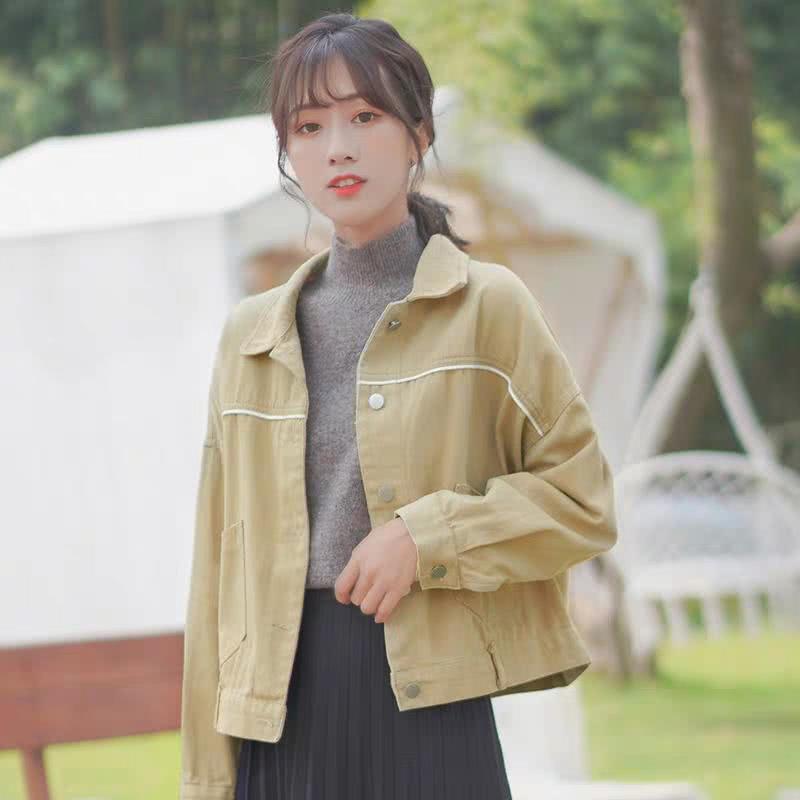 秋天穿搭更要讲究,轻奢风搭配让你优雅又高级,时尚减龄美出C位