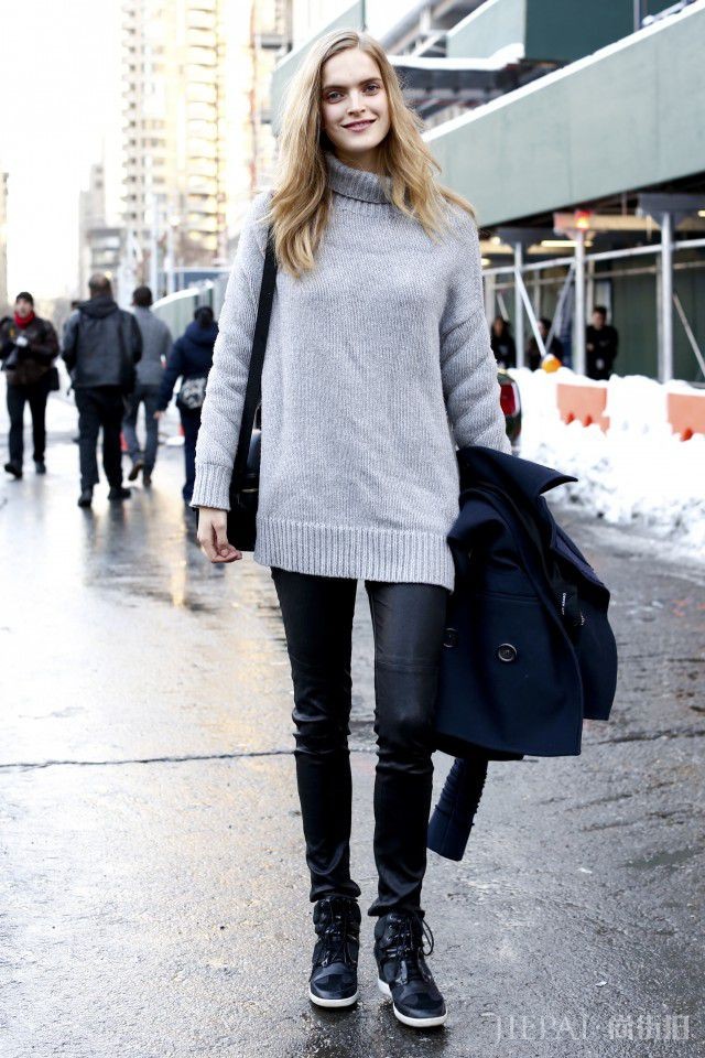 1569398192137675.jpeg 黑色裤子配什么颜色上衣,搭配不同颜色展现不同风采