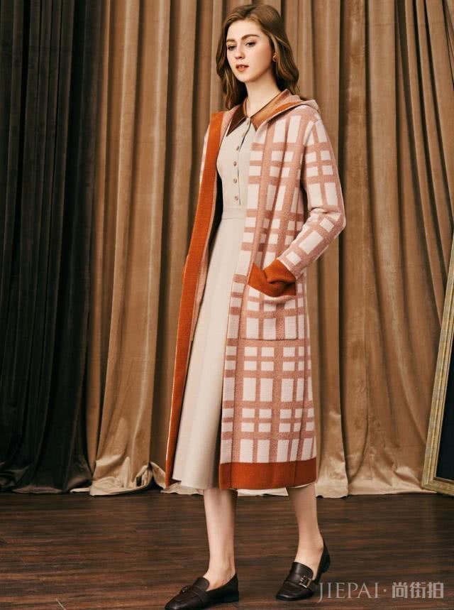 秋天大衣搭配这3种单品,优雅又大气