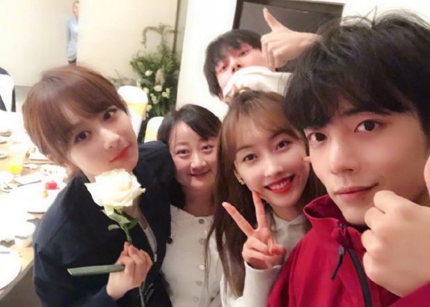 肖战低调庆生,不透露任何细节,好友臧洪娜还是“泄漏”了照片