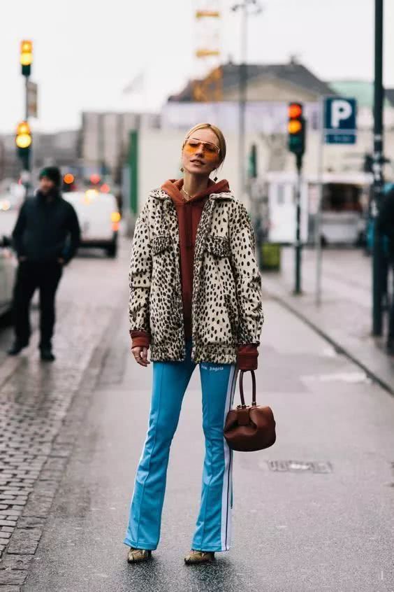 别再说155小个子不好买衣服,GET这5种穿搭超显高