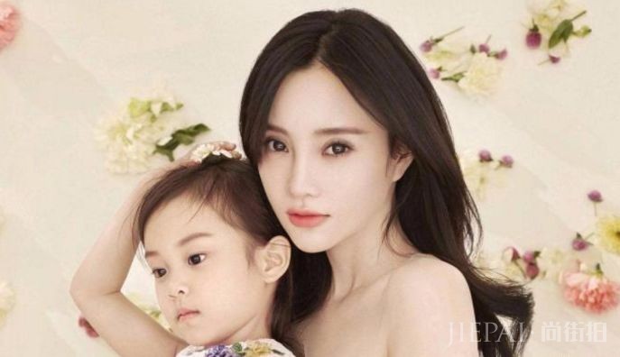 曾与贾乃亮同居3年,却输给了李小璐,今32岁成人生赢家