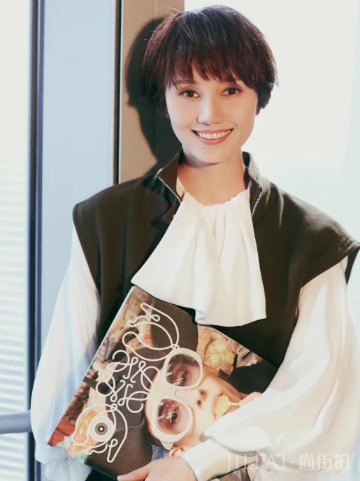 袁泉年轻时不自信？曾因长得像外国人和腿长而自卑，人比人气死人