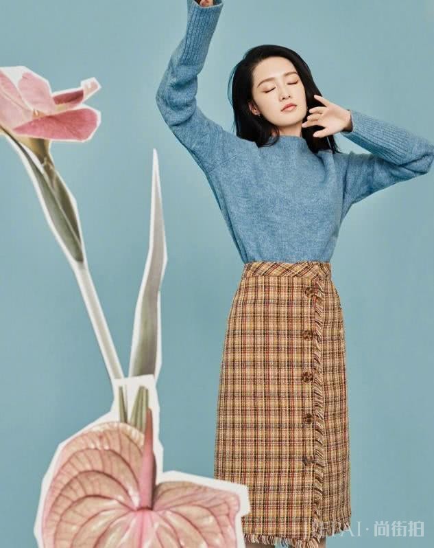 李沁太适合穿秋冬针织了,每一套都清纯温柔还不失时尚,好看到A爆
