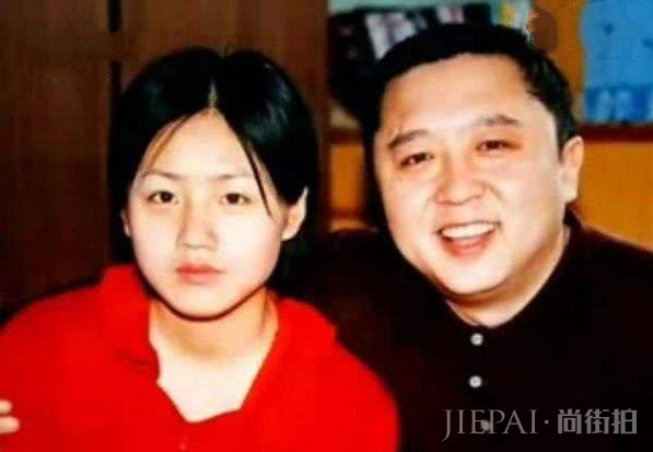 50岁于谦老婆曝光,原来是我们熟悉的她,难怪郭德纲总惦记嫂子