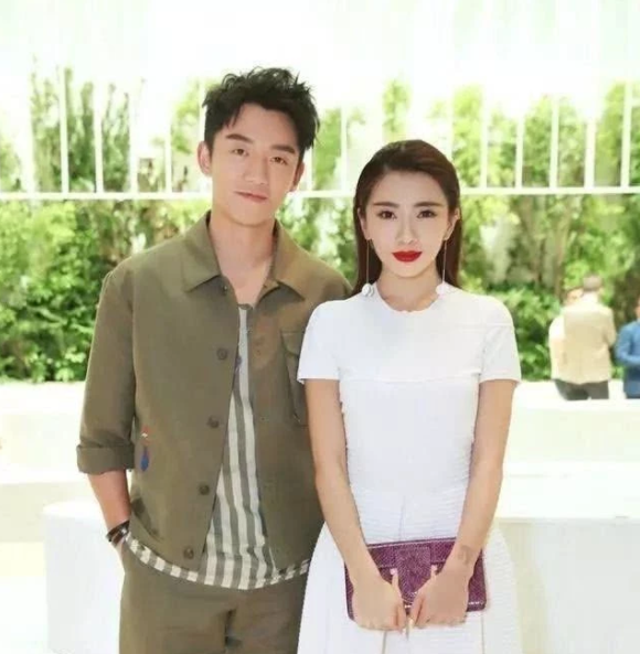 郑恺前女友参加时装周丢数件行李,网友却对她一个行为感到愤慨