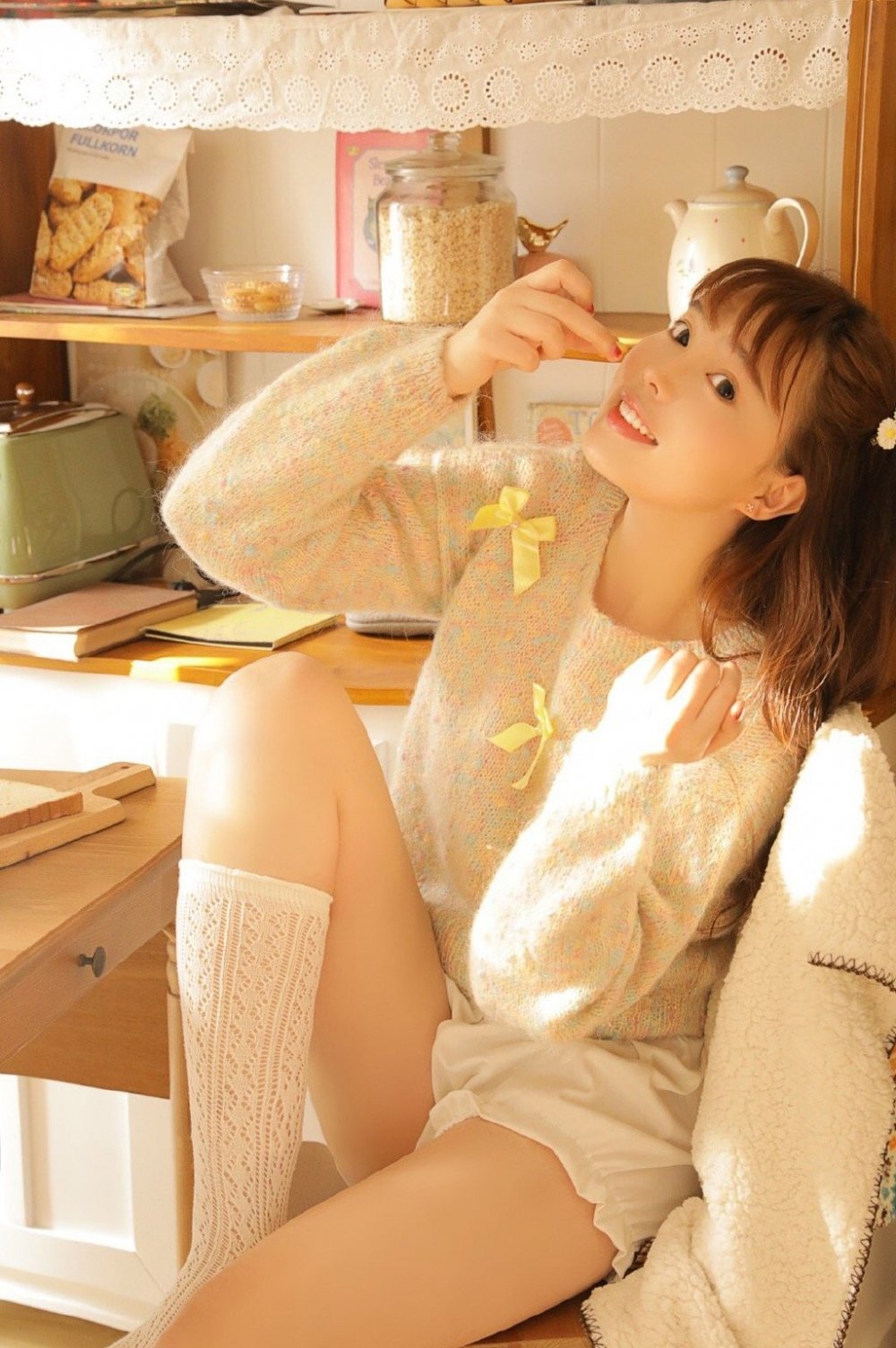 白皙清纯美女甜美养眼写真图片