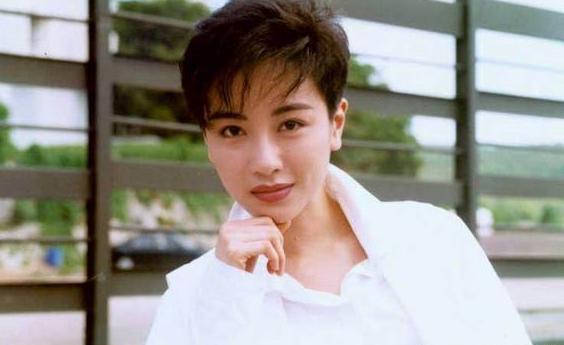 她颜值不输关之琳,被刘銮雄抛弃后变成同性恋,现成这样